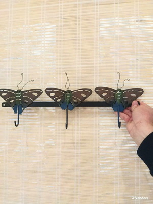 Metal butterfly wall hanger with 3 hooks vintage style