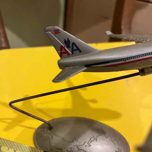 American Airlines miniature model used