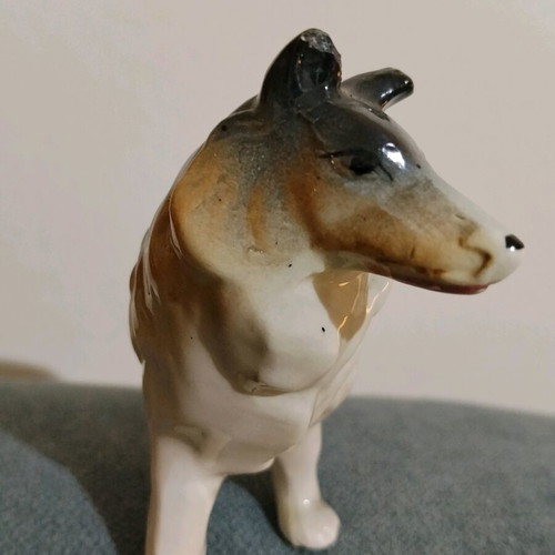 Porcelain collie dog figure used, bud vase