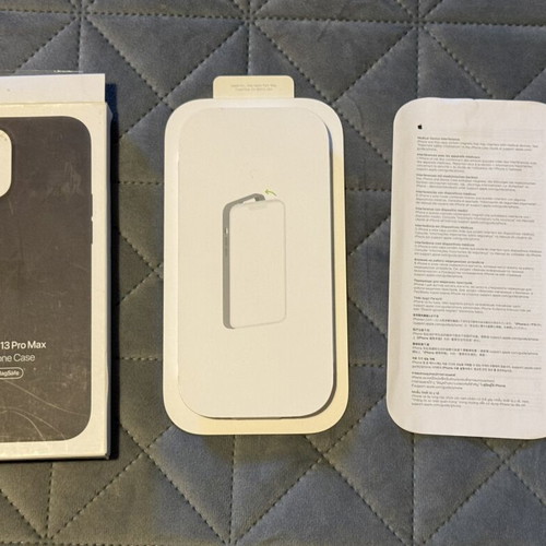 iPhone 13 Pro Max cases used, Cosy leather and Puro wallet 2 in 1