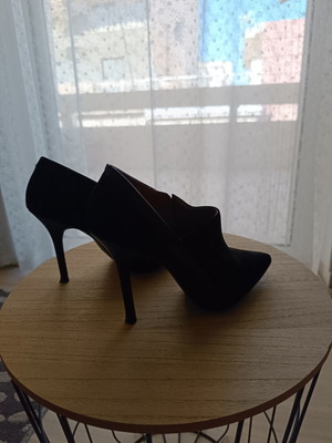 Γυναικεία μποτάκια Steve Madden μεταχειρισμένα, μαύρα, νούμερο 38.5