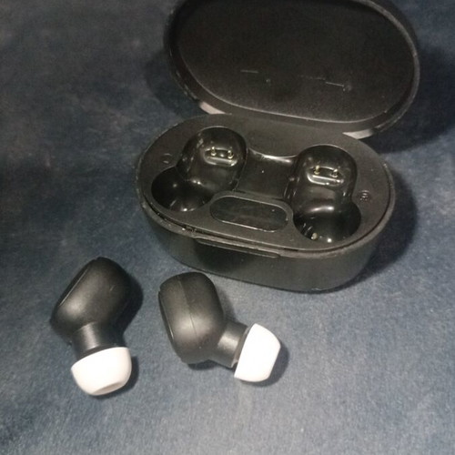 TWS Earbuds like new, compatible with all phones