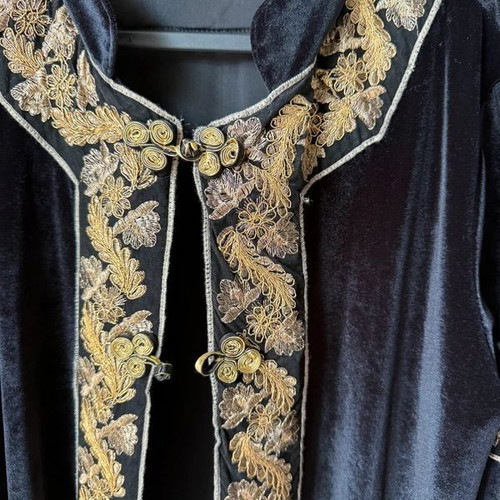 Nidodileda velvet coat one size, new, black with embroidery