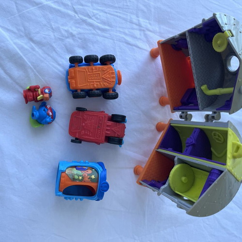 Super Zings set used