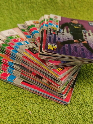 FIFA 365 Panini Adrenalyn XL 2022 cards like new, pack of 71