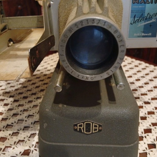 Slide projector used, antique 60s-70s in box