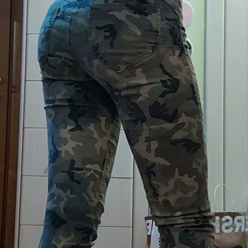 Tally Weijl Camo Print Skinny Jeans like new, size 36/38
