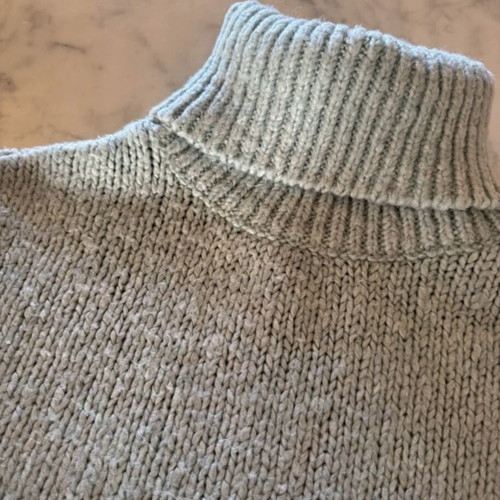 Room B knitted turtleneck sweater used, size Medium, turquoise