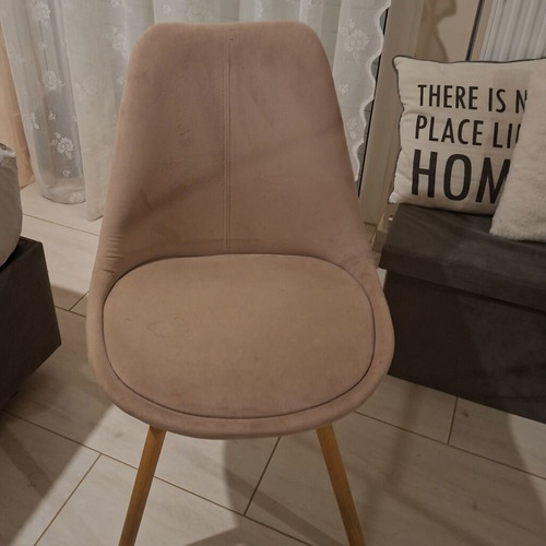 Jusk velvet chair