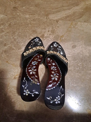 Handmade shoes like new, women's black size 38 with unique heel