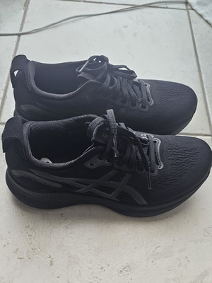 Asics Gel Kayano 32 athletic shoes new, size 37.5, black