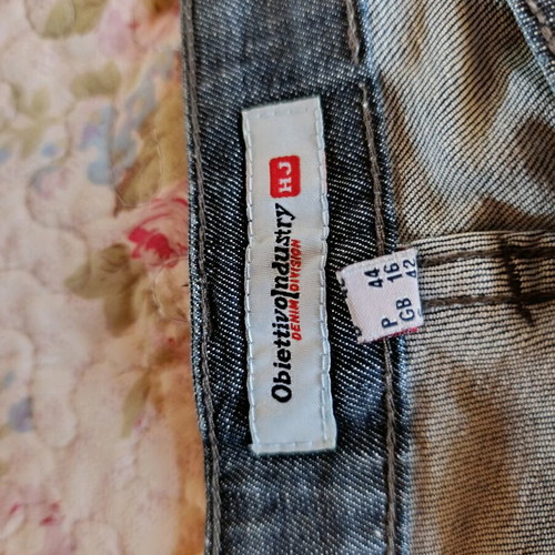 Skinny jeans with knee rip like new, size L