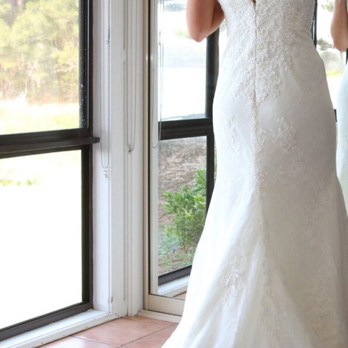 Ronda wedding dress by Pronovias like new, size Small, ivory