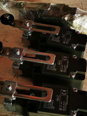 Τερματικοί διακόπτες ERSCE E400-00-FM καινούργιοι, πακέτο 4 τεμαχίων