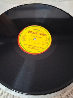 Israel Vibration Never Gonna Hurt Me Again / Dub 12' βινύλιο ρέγκε