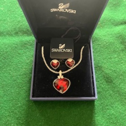 Swarovski jewelry set with red crystal new