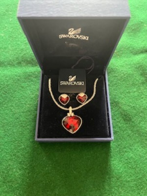 Swarovski jewelry set with red crystal new