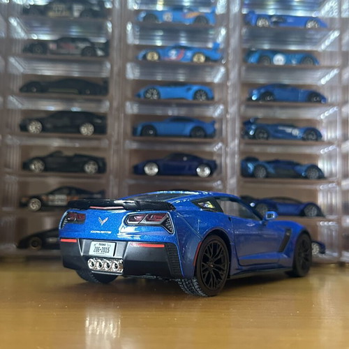 Maisto 2015 Corvette C7 Z06 1/24 scale like new