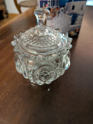 Crystal container like new with its box