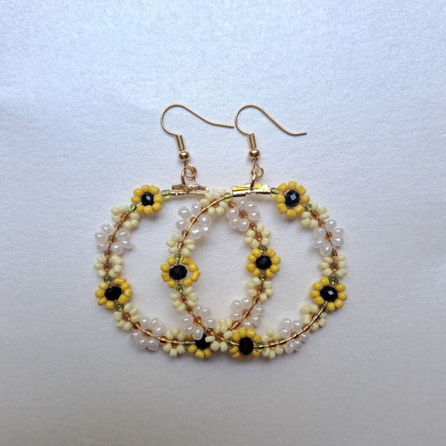 Jewelry set with necklace and earrings yellow gold new