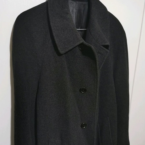 Men's coat like new, size medium, black