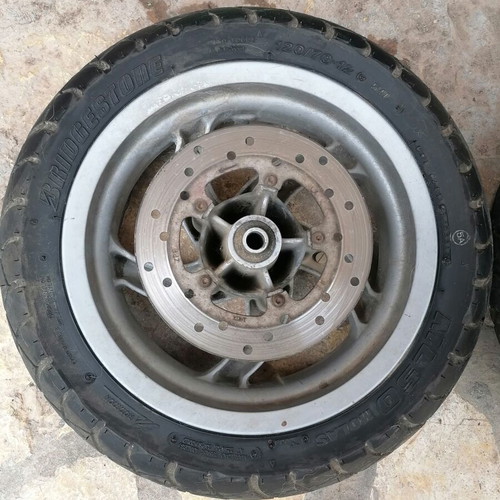 Piaggio scooter 125cc tires used Bridgestone ML 50 120/70-12