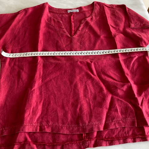 Linen blouse like new with side slits, size S