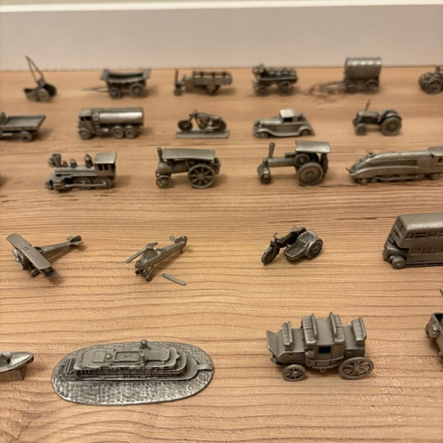 Collectible miniature collection used, 50 pieces, Travels to Yesterday