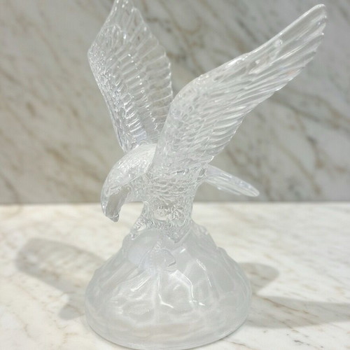 Vintage κρυστάλλινος αετός Cristal d’Arques σε πτήση με frosted βάση σαν καινούργιο