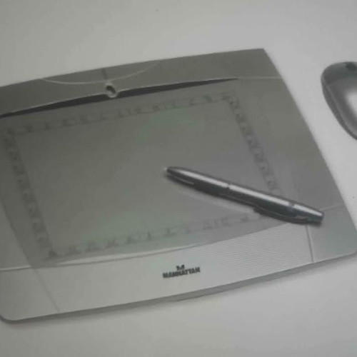 Manhattan graphics tablet like new, 6"×8", USB wireless mouse and pen