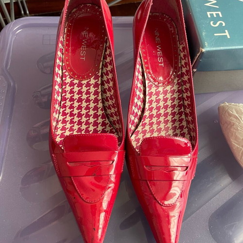Nine West vinyl pumps used, fuchsia, size 38, low heel