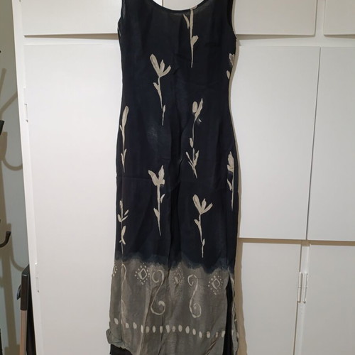 Women's long black and beige dress like new with lining and side slits