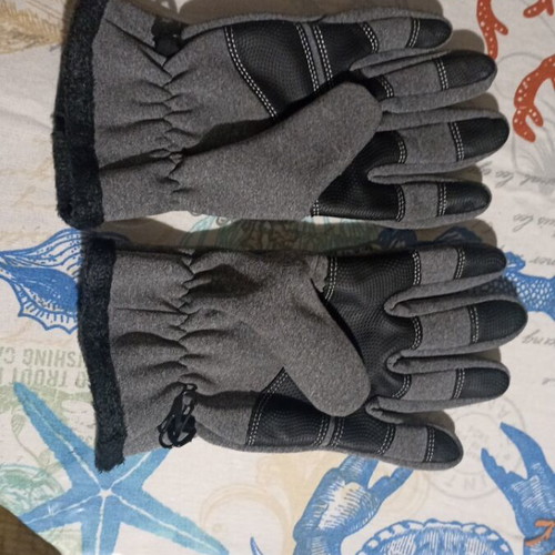 Gloves size L like new, barely worn