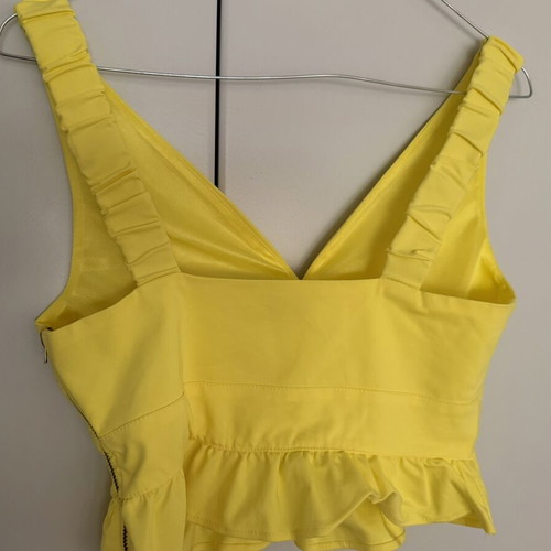 Crop top Toi&Moi size Small like new, yellow
