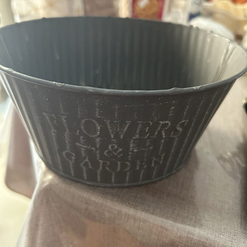 Metal flowerpot new, set of two