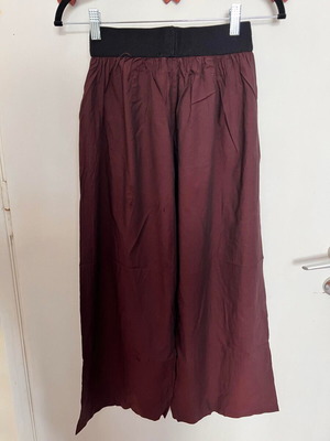 Maan Island Wear summer pants small, like new, burgundy