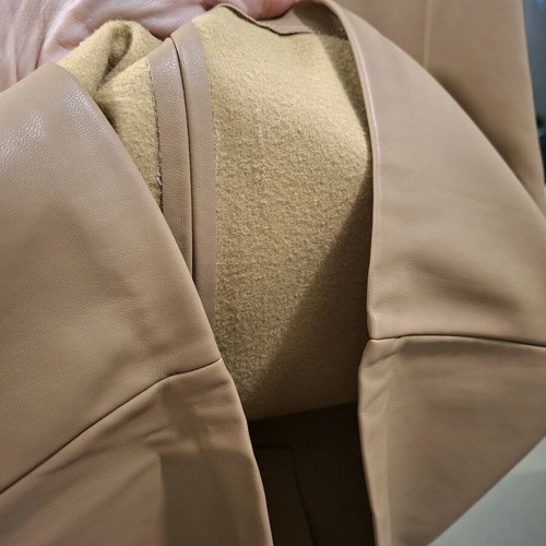 Reserved skirt new, beige leatherette, waist 40cm×2