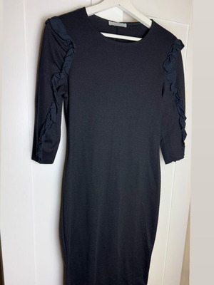 Zara black midi elastic women's dress used size M