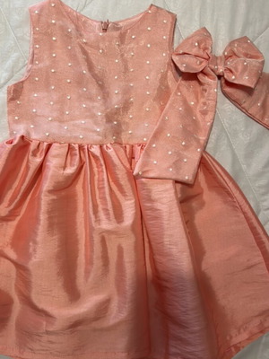 Girls' dress size 110 cm like new, salmon color with extra bow
