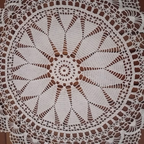 Crochet piece like new