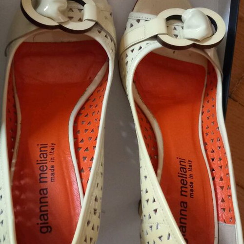Gianna Meliani Pumps Size 36 Like New, Yellowish Color