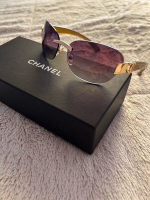 Chanel vintage metal sunglasses 2000 like new, beige and gold