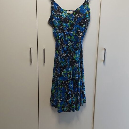 Women's summer dress L/XL like new, black and blue, padded bust