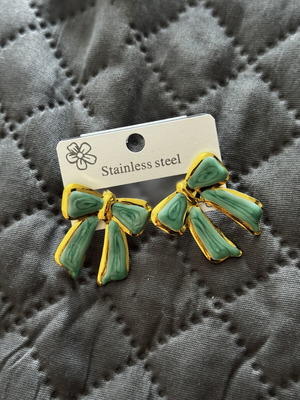 Stainless steel earrings brand new, waterproof