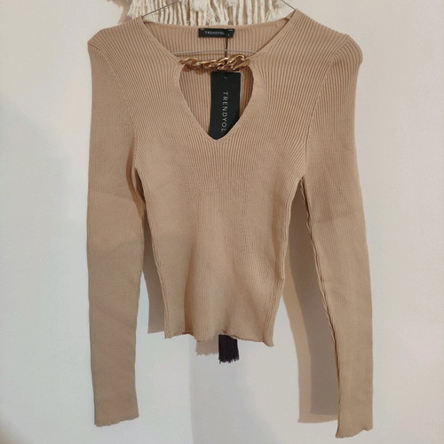 Trendyol knitted blouse with clasp new, beige