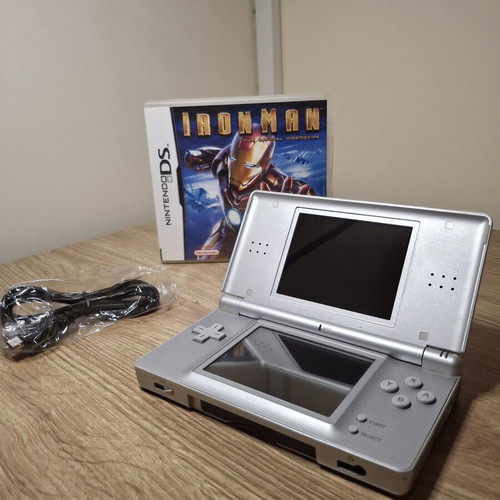 Nintendo DS Lite Silver like new with USB charging cable and game
