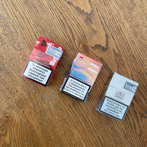 Collectible empty Marlboro packs like new, set of 3