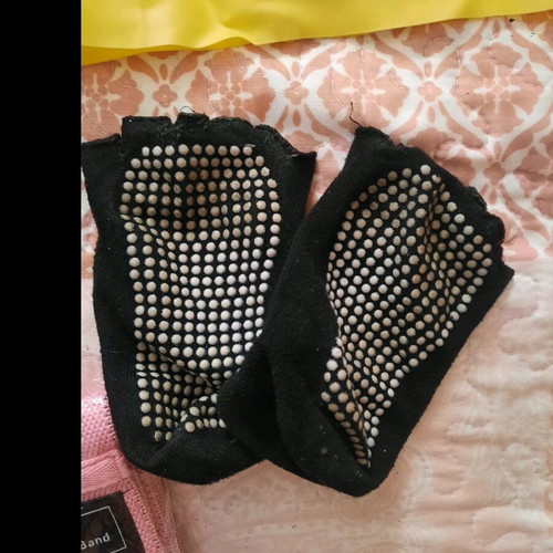 Fitness accessories like new, set with resistance bands, gloves and more