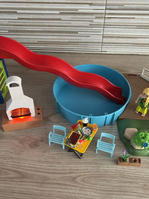 Playmobil 70987 City Life pool party set used