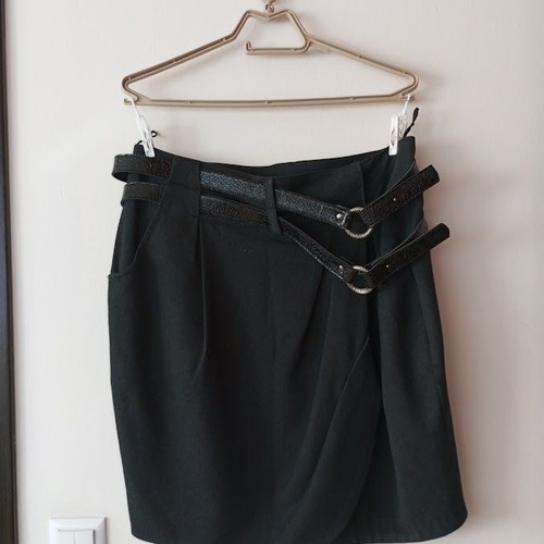 Gray skirt with double belt and tulip design with gift blouse like new